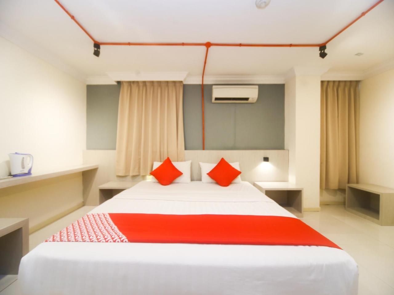 Oyo 727 Hotel Rafflesia Кота Кинабалу Екстериор снимка