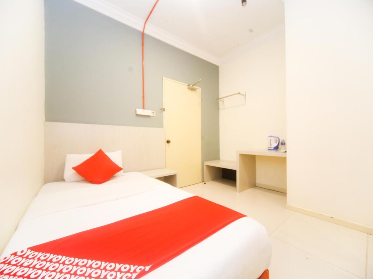 Oyo 727 Hotel Rafflesia Кота Кинабалу Екстериор снимка