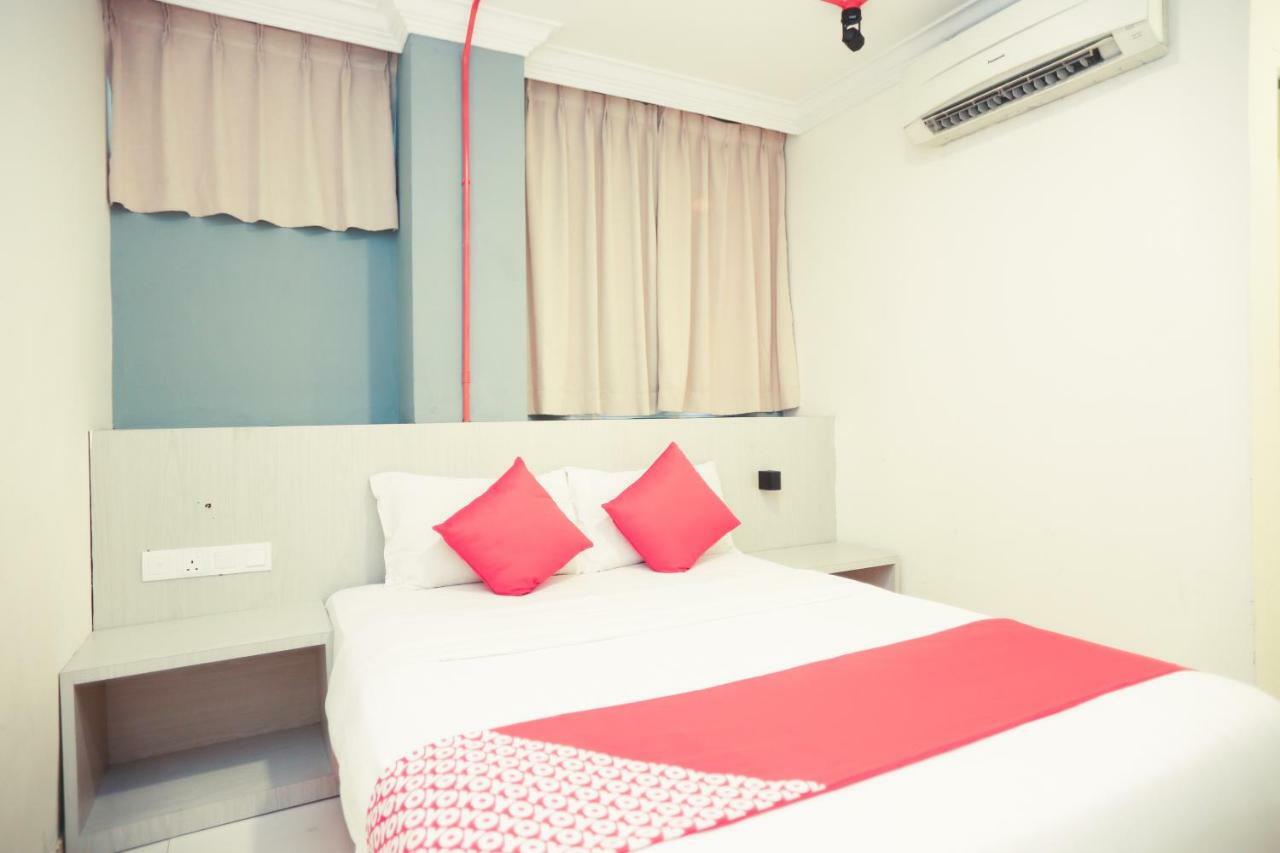 Oyo 727 Hotel Rafflesia Кота Кинабалу Екстериор снимка