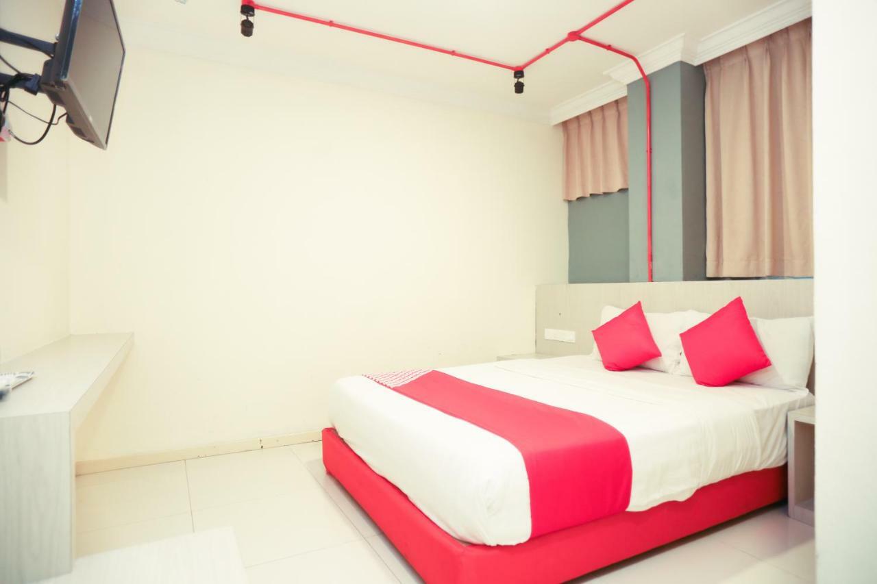 Oyo 727 Hotel Rafflesia Кота Кинабалу Екстериор снимка