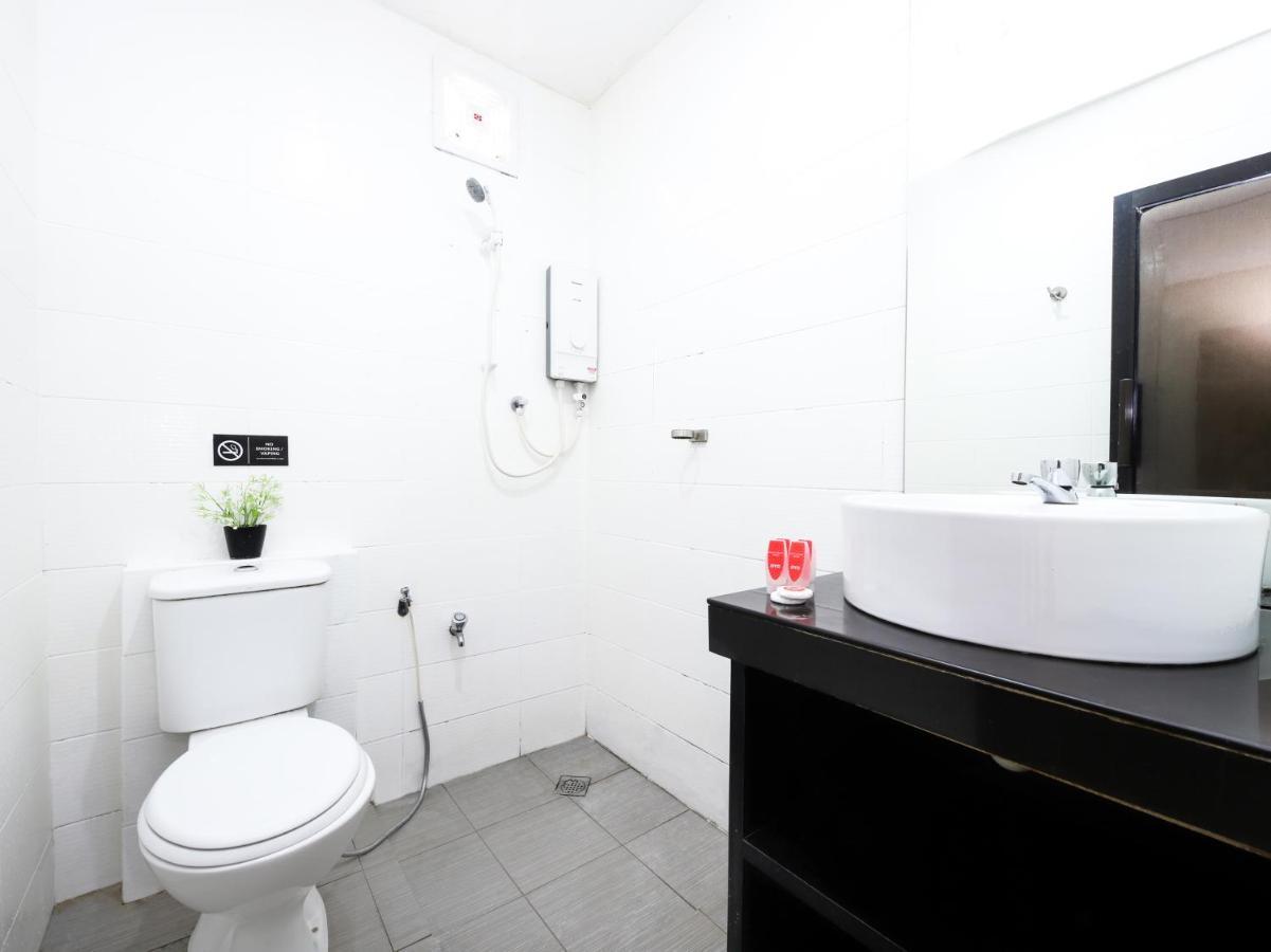 Oyo 727 Hotel Rafflesia Кота Кинабалу Екстериор снимка