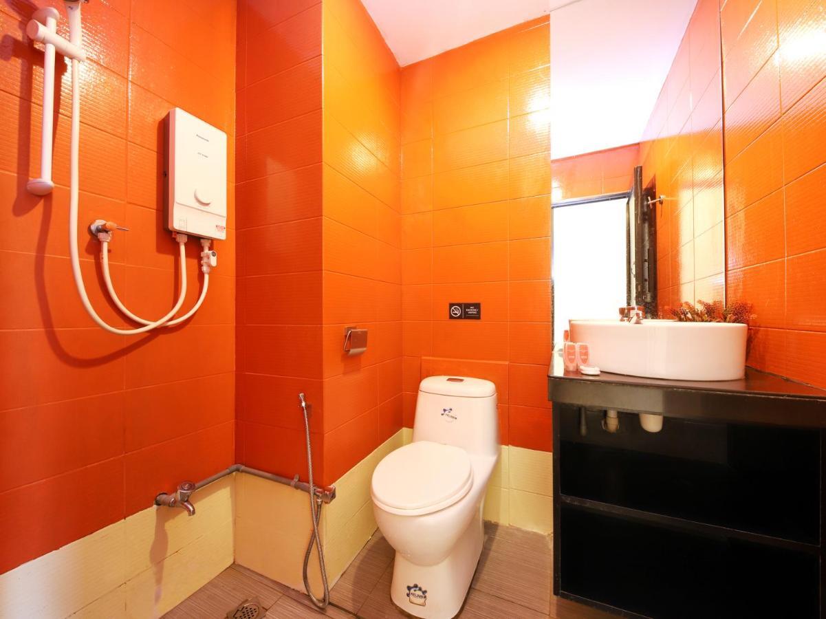 Oyo 727 Hotel Rafflesia Кота Кинабалу Екстериор снимка