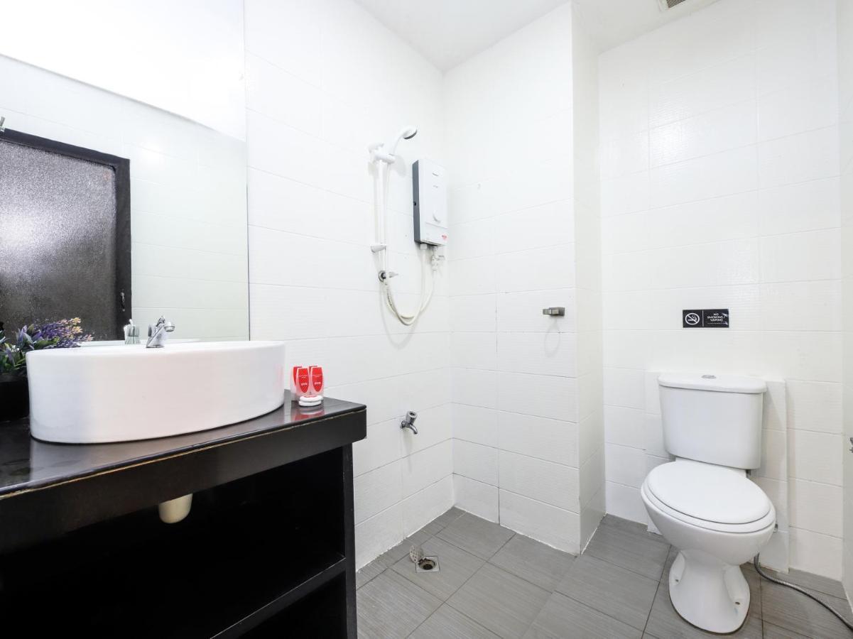 Oyo 727 Hotel Rafflesia Кота Кинабалу Екстериор снимка