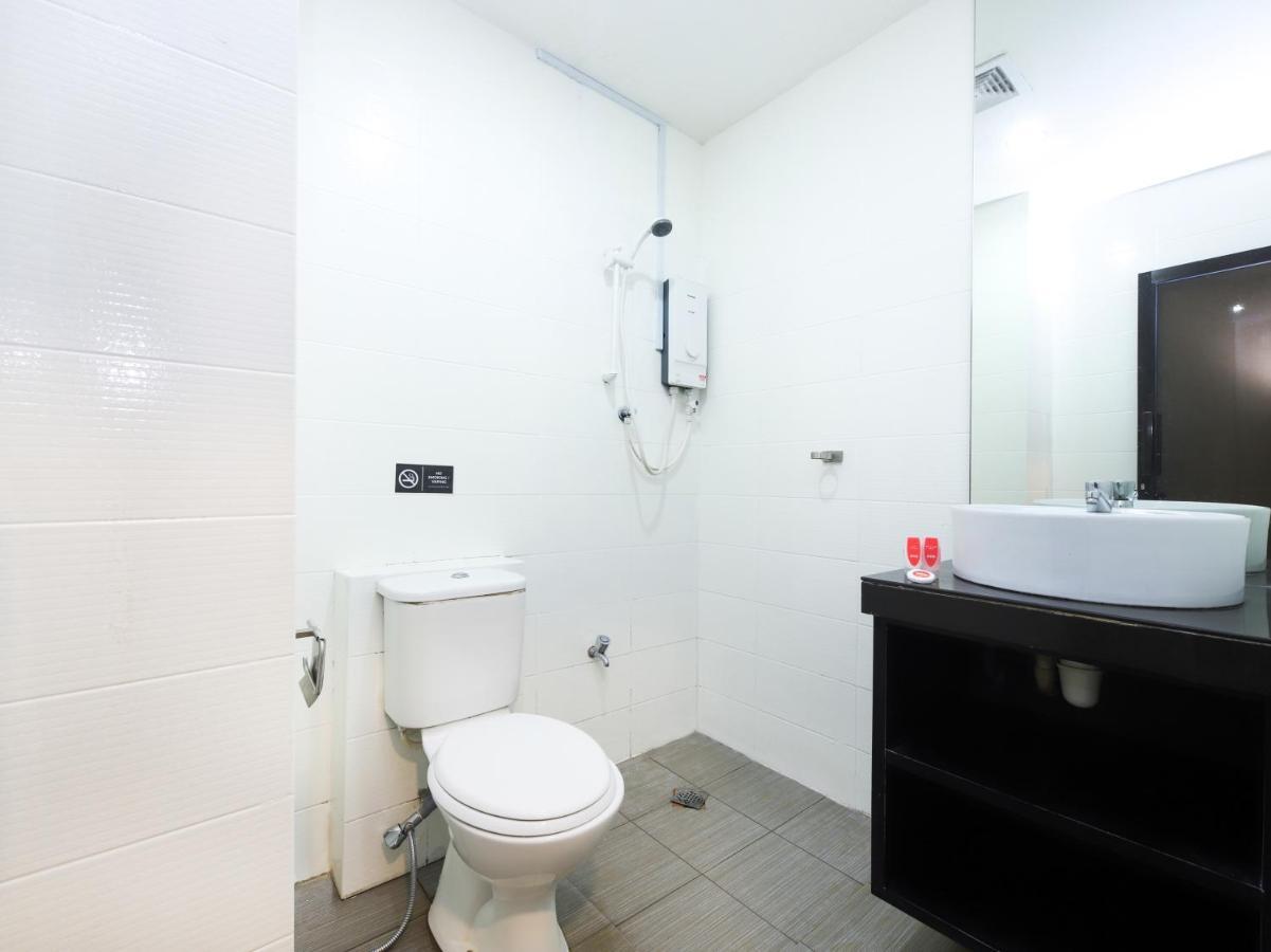 Oyo 727 Hotel Rafflesia Кота Кинабалу Екстериор снимка
